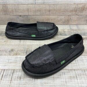 New Sanuk silver shimmer slip on shoes size 7